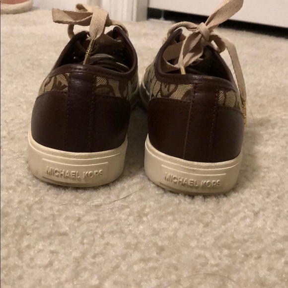 Michael Kors shoes 😊❤️ - Picture 5 of 5